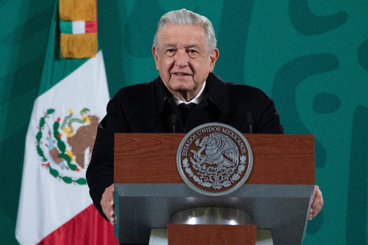 AMLO negociará contratos para reducir costo de mantenimiento de carreteras
