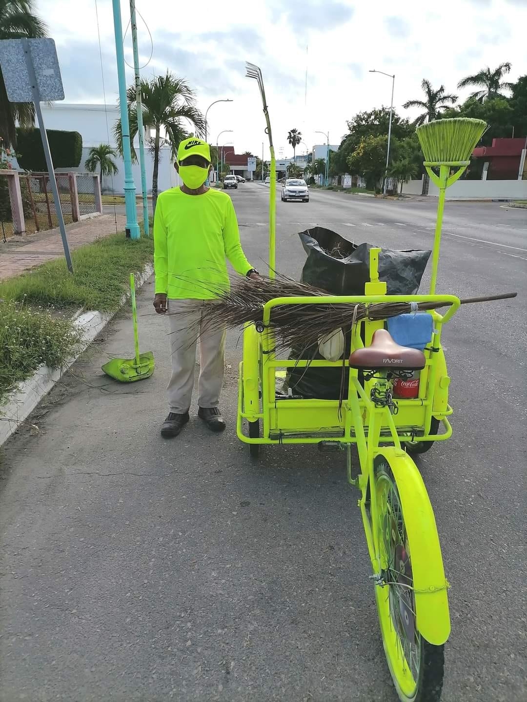 Decidió pintar todas sus herramientas de trabajo con un color verde fluorescente