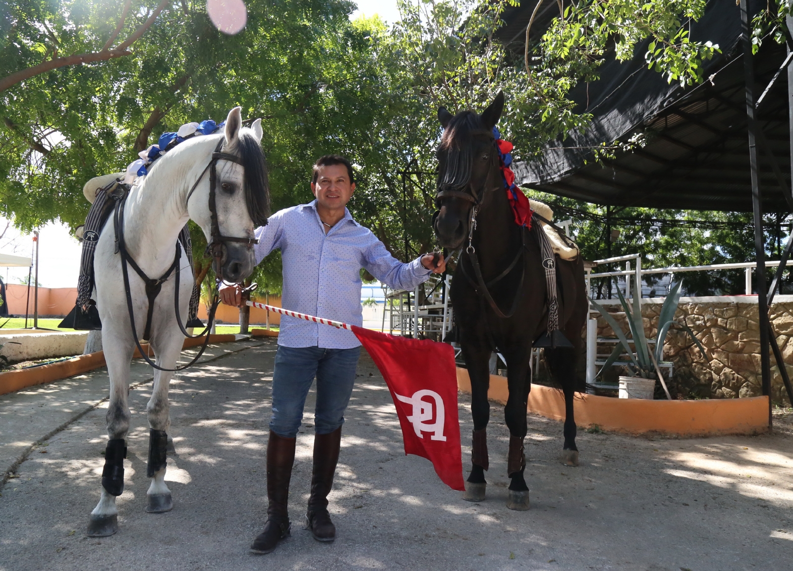 Cuauhtémoc Ayala tiene apalabrado corridas en Zacatecas y espera ser contemplado para el estado de Puebla, donde se abrirán más recintos taurinos en enero. Cuauhtémoc Ayala tiene apalabrado corridas en Zacatecas y espera ser contemplado para el estado de Puebla, donde se abrirán más recintos taurinos en enero.
