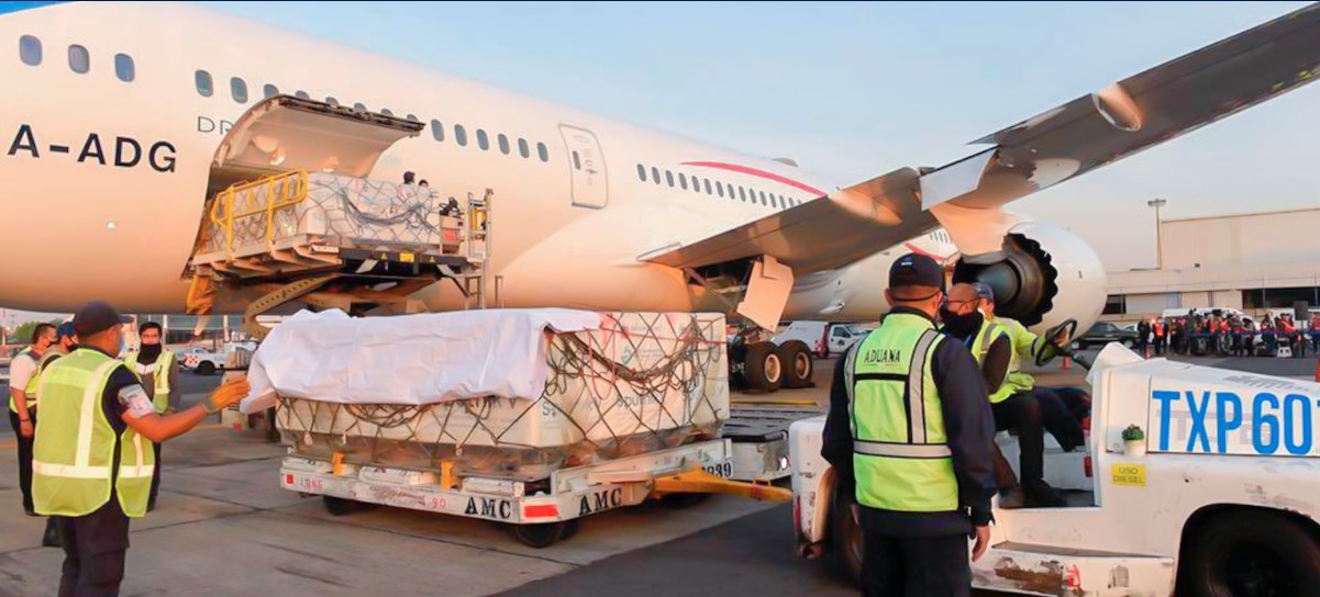 El avión AMX-516 debía aterrizar en Cancún alrededor de las 13:27 horas, sin embargo, llegó a su destino pasadas las 16:30 horas