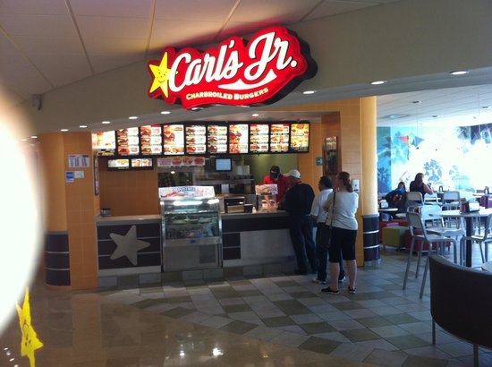 Un usuario en redes sociales denuncia publicidad engañosa de Carl’s Jr y está poniendo en jaque a la marca Un usuario en redes sociales denuncia publicidad engañosa de Carl’s Jr y está poniendo en jaque a la marca