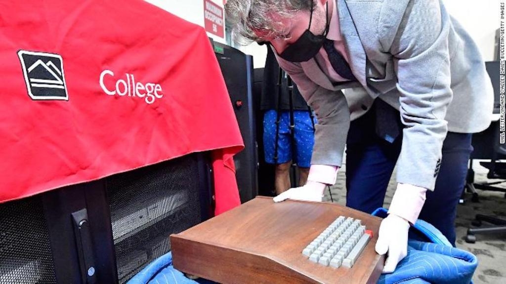 La computadora esperaba ser vendida en $600,000 dólares, sin embargo, no llegó al precio