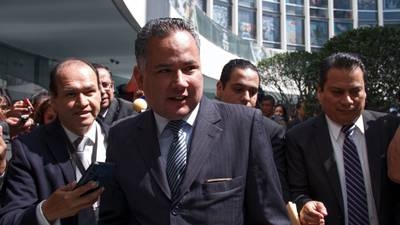 El ex títular de la UIF sale mal parado del escándalo de su boda generado por Paola Félix y su dinero en Guatemala El ex títular de la UIF sale mal parado del escándalo de su boda generado por Paola Félix y su dinero en Guatemala