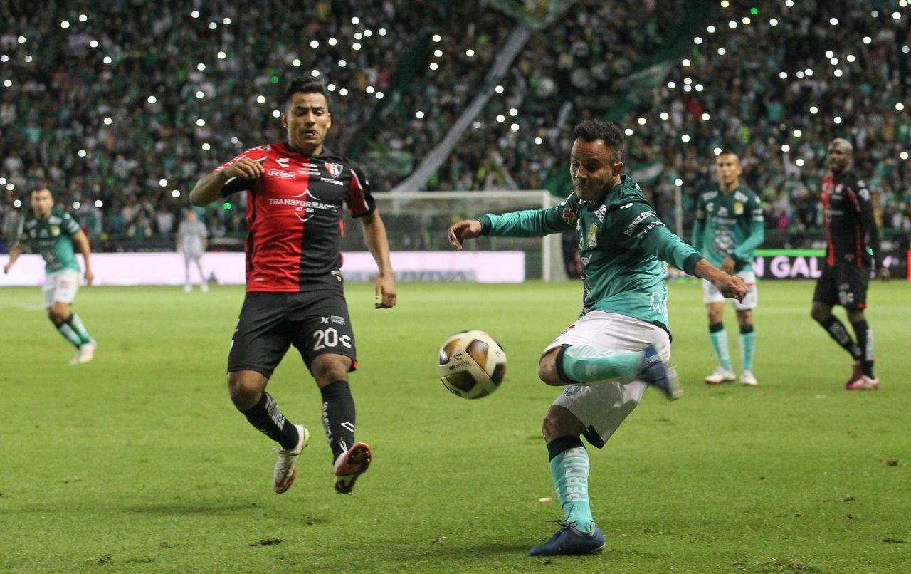 León llega al partido de vuelta con una ventaja de 3-2 sobre Atlas, todo se define en el Estadio Jalisco León llega al partido de vuelta con una ventaja de 3-2 sobre Atlas, todo se define en el Estadio Jalisco