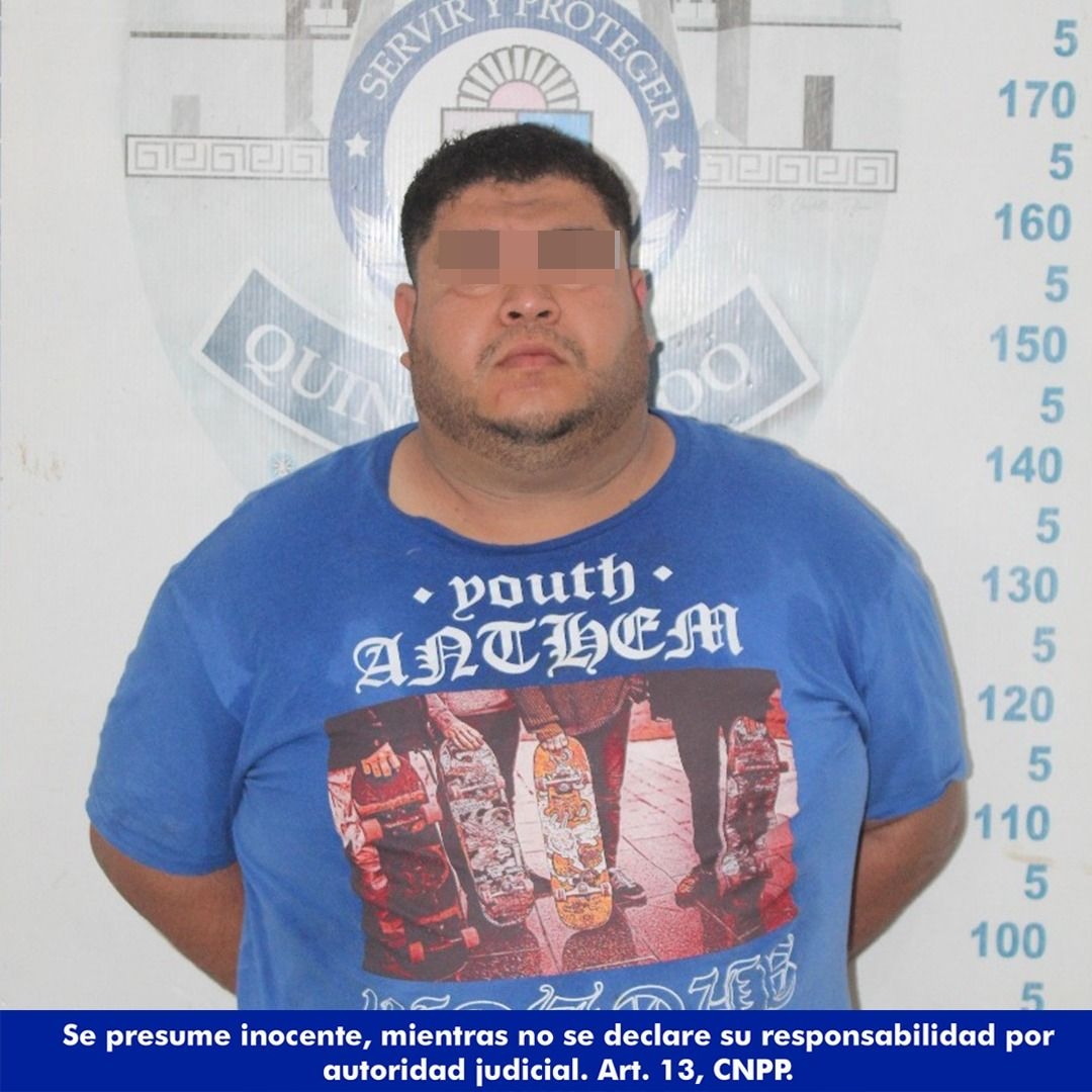 El hombre fue detenido en portación de bolsitas de marihuana, por lo que fue llevado a FGE Quintana Roo en Cancún El hombre fue detenido en portación de bolsitas de marihuana, por lo que fue llevado a FGE Quintana Roo en Cancún