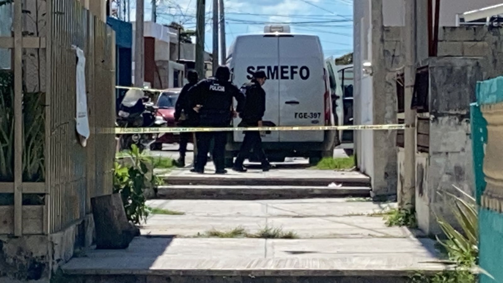 Personal del Semefo se llevó el cuerpo para la autopsia y determinar la causa de muerte Personal del Semefo se llevó el cuerpo para la autopsia y determinar la causa de muerte