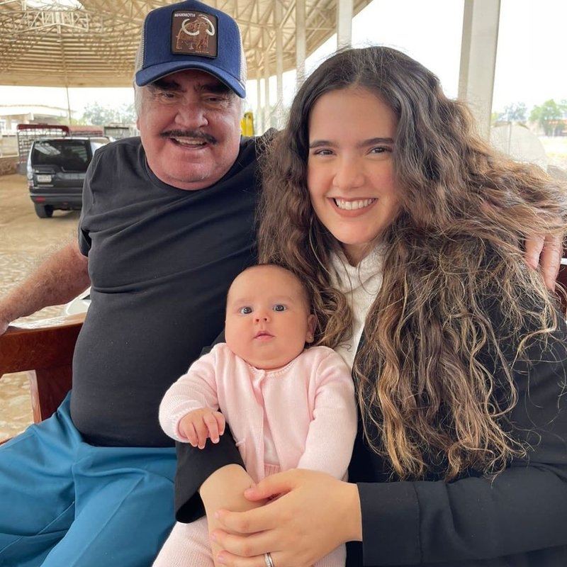 Vicente Fernández dedicó sus últimos años a la familia Vicente Fernández dedicó sus últimos años a la familia