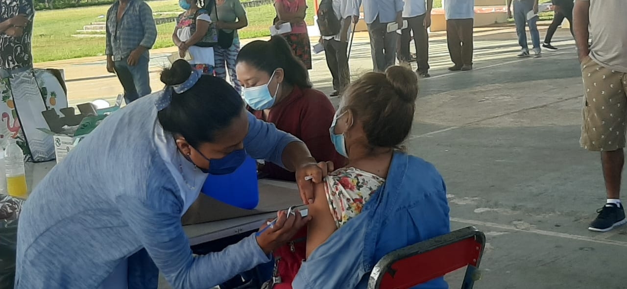 La aplicación de terceras dosis de AstraZeneca finalizará el 15 de diciembre, según el calendario de la SESA Quintana Roo