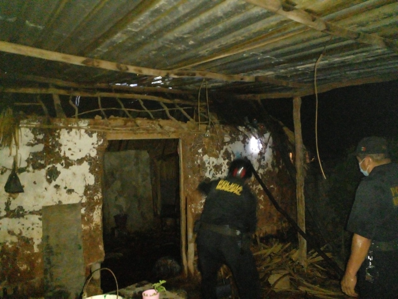 En el siniestro no se registraron bajas humanas, sólo pérdidas de sillas, mesas y otros utensilios