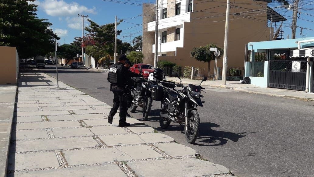 Elementos de la PEP acudieron a la escuela secundaria y tomaron nota del reporte, también montaron guardia de vigilancia