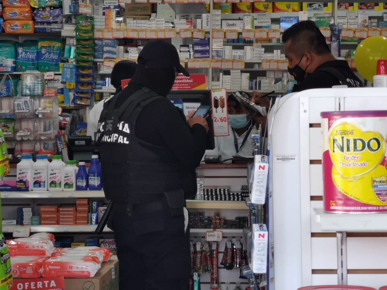 Ladrón se lleva 890 pesos de una farmacia YZA en Ciudad del Carmen