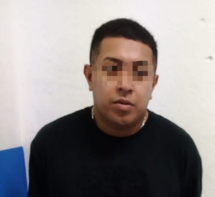 El detenido fue identificado como Alexis "N" de 25 años de edad, originario del estado de Oaxaca