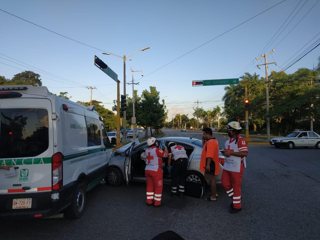 Los vehículos quedaron atravesados en el cruce de las mencionadas avenidas Los vehículos quedaron atravesados en el cruce de las mencionadas avenidas