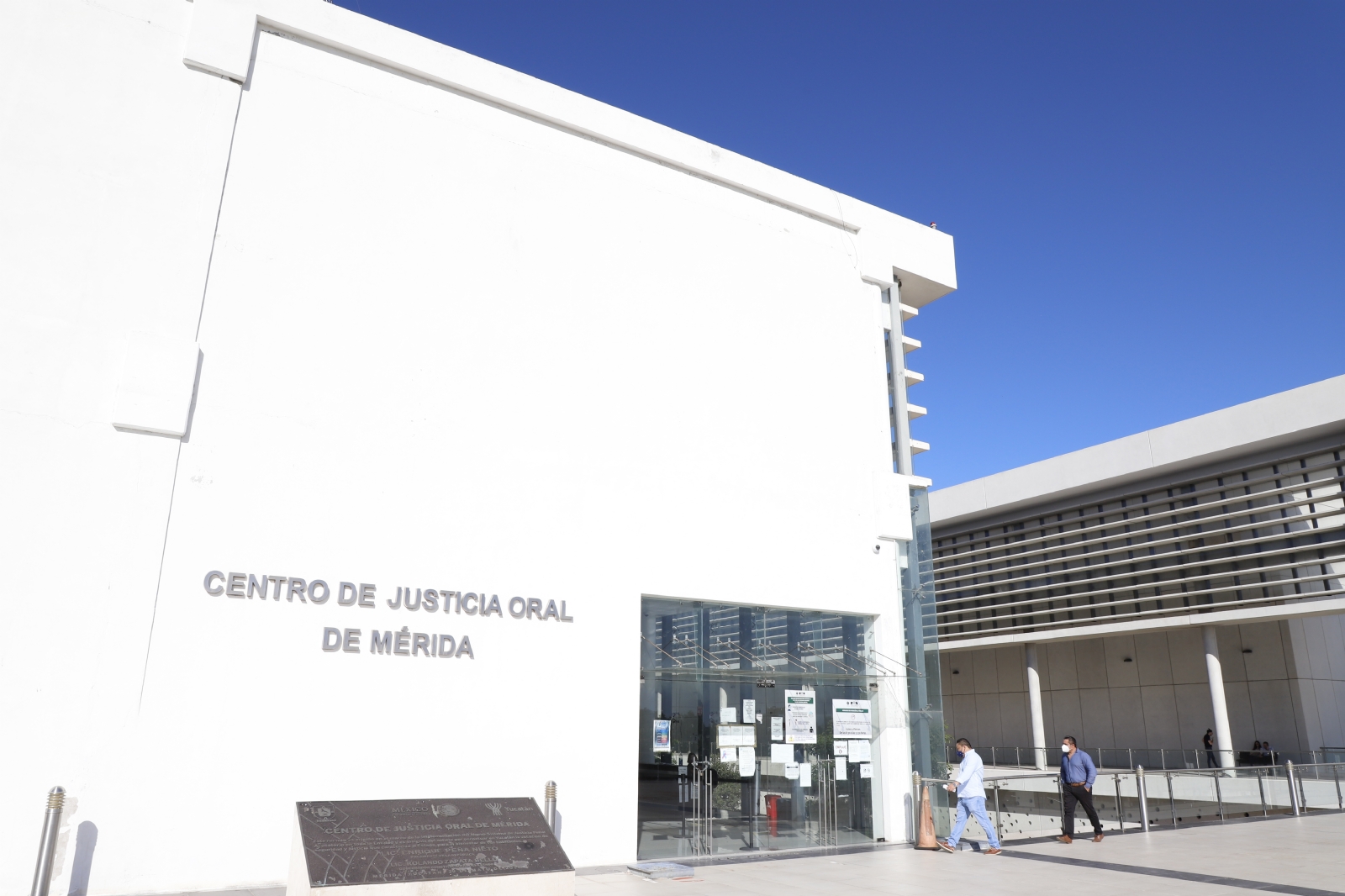 Juez de Mérida otorga prisión preventiva a dos hombres por robar en una escuela