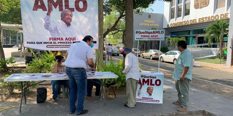 La organización Que Siga la Democracia A.C ha entregado hasta ahora 3.7 millones de firmas de apoyo para que se lleve a cabo la revocación de mandato