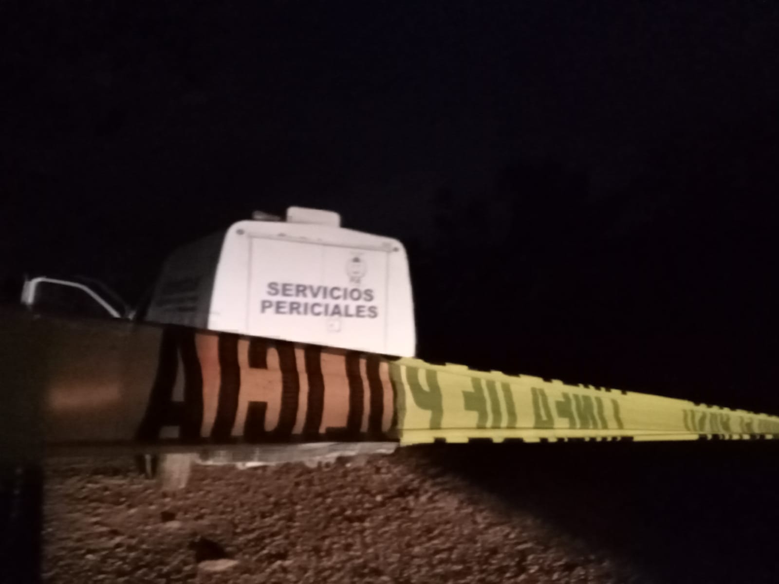 Al confirmarse que ya no contaba con vida, los cuerpos de emergencias se retiraron, minutos después, llegaron elementos de Servicios Periciales Al confirmarse que ya no contaba con vida, los cuerpos de emergencias se retiraron, minutos después, llegaron elementos de Servicios Periciales
