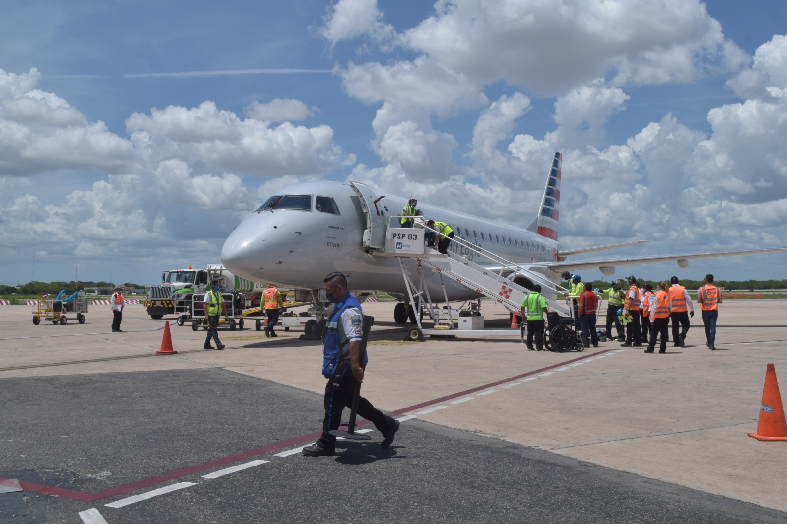 El 31 de diciembre American Airlines operará la ruta a Miami y, en breve, una más a Dallas, Texas. Además este fin de semana se reabrirá la vía a La Habana, Cuba El 31 de diciembre American Airlines operará la ruta a Miami y, en breve, una más a Dallas, Texas. Además este fin de semana se reabrirá la vía a La Habana, Cuba