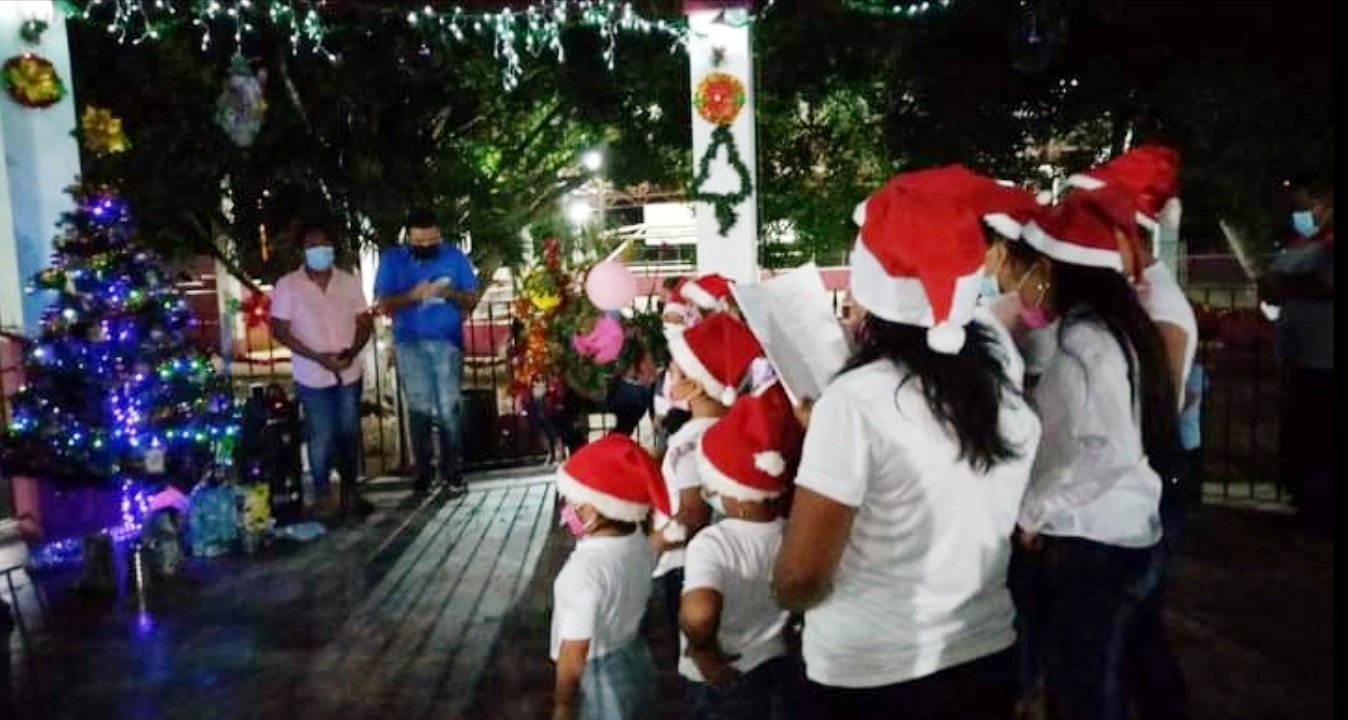 Hace una semana se instalaron los arreglos, por lo que se exhortó a la población a vigilar el lugar