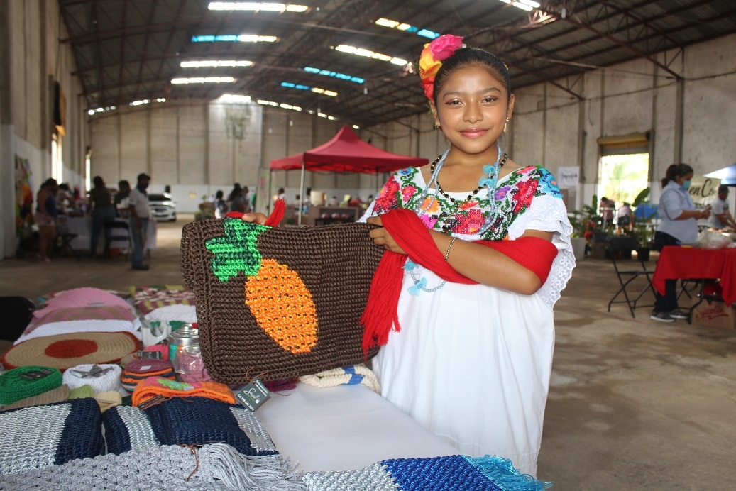 Autoridades e invitados de honor realizaron el corte de listón inaugural del evento en el marco del 96 aniversario de conformarse el ejido de Tizimín