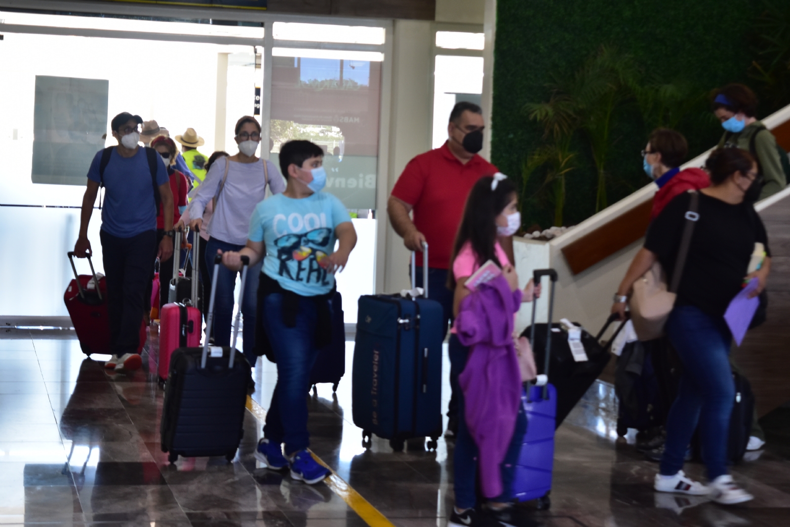 El primer avión que arribó a la ciudad trajo ocupación del 60 por ciento de los 90 lugares disponibles, mientras que el segundo llegó con 70