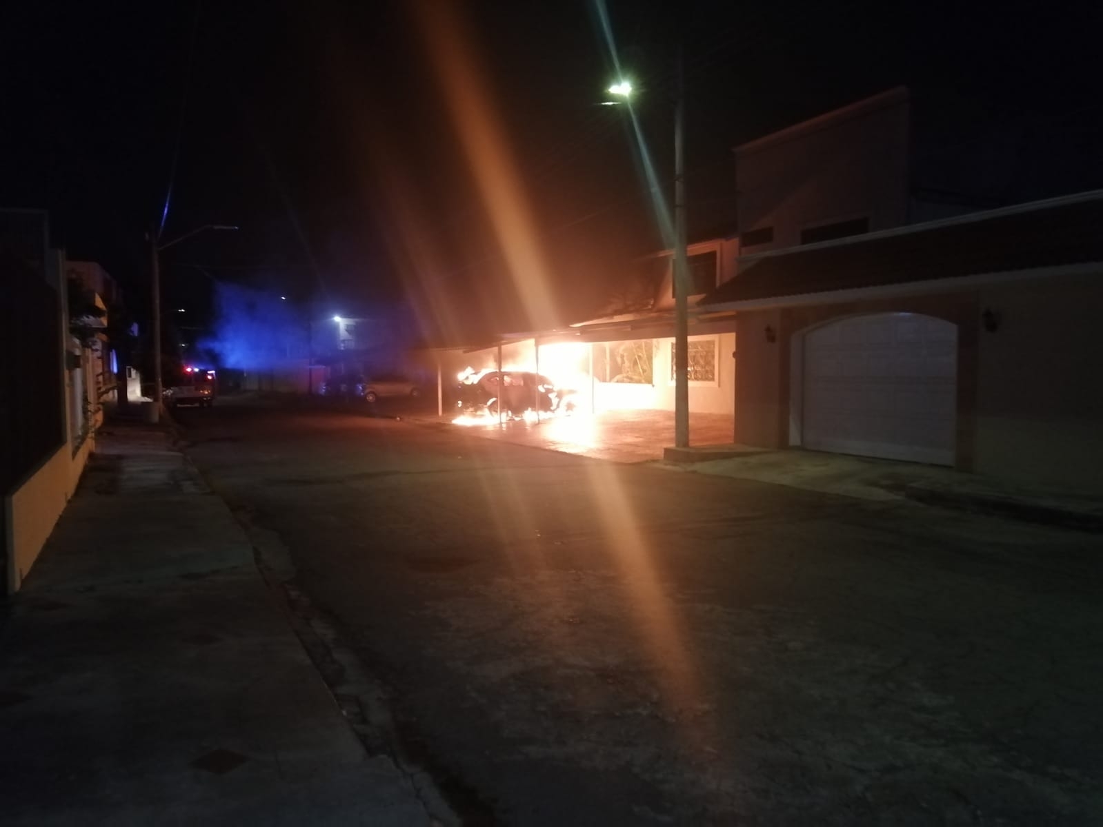 Con este caso, el H. Cuerpo de Bomberos de Othón P. Blanco reporta 32 carros quemados, de los cuales 17 han sido intencionales