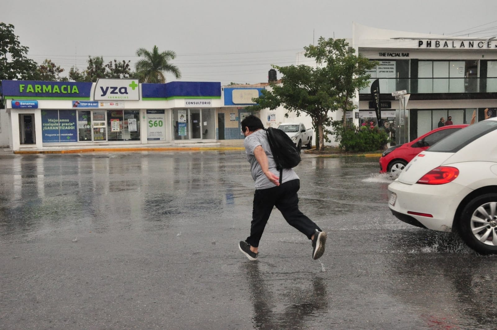 Este martes 21 de diciembre, se espera cielo nublado la mayor parte del día con chubascos en Yucatán Este martes 21 de diciembre, se espera cielo nublado la mayor parte del día con chubascos en Yucatán