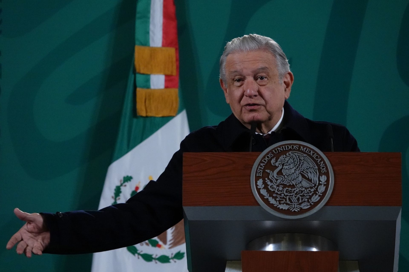 El presidente López Obrador no descartó que otra instancia sea quien realice la consulta popular luego de que el INE aplazara este ejercicio El presidente López Obrador no descartó que otra instancia sea quien realice la consulta popular luego de que el INE aplazara este ejercicio