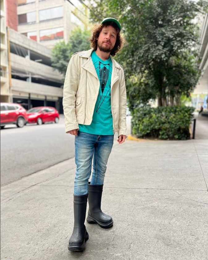 Luisito Comunica presume sus increíbles y exclusivos zapatos Luisito Comunica presume sus increíbles y exclusivos zapatos