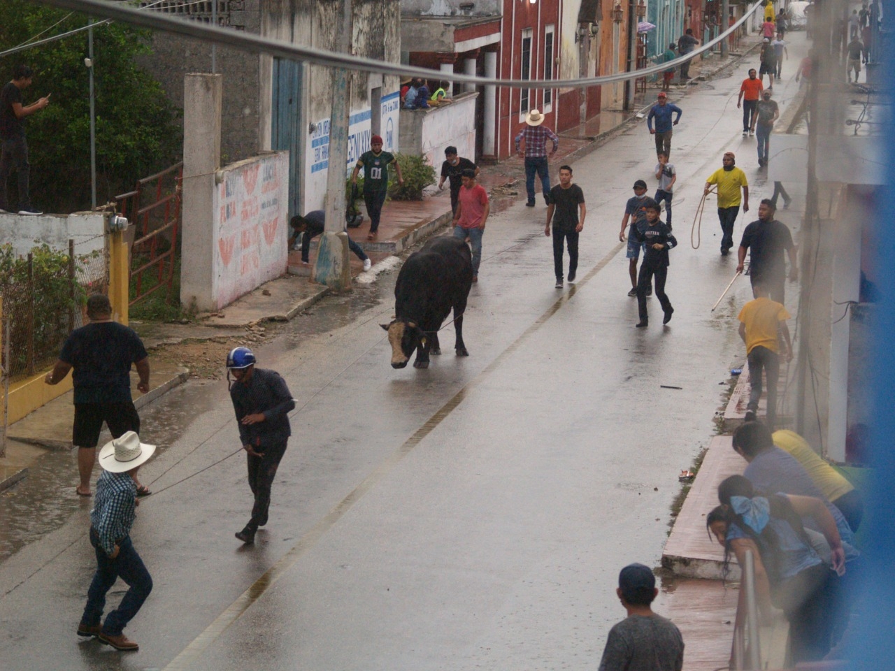 La primera autoridad del pueblo rechazó las múltiples críticas por maltrato animal y sostuvo que los eventos taurinos son una tradición en Yucatán La primera autoridad del pueblo rechazó las múltiples críticas por maltrato animal y sostuvo que los eventos taurinos son una tradición en Yucatán