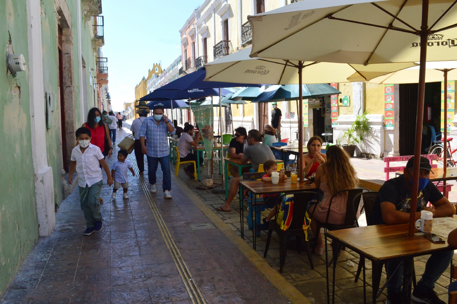 La mayoría de los restaurantes establecidos actualmente son microempresas, las cuales generan 55.9 pesos de cada 100 pesos; fueron afectadas por la crisis sanitaria