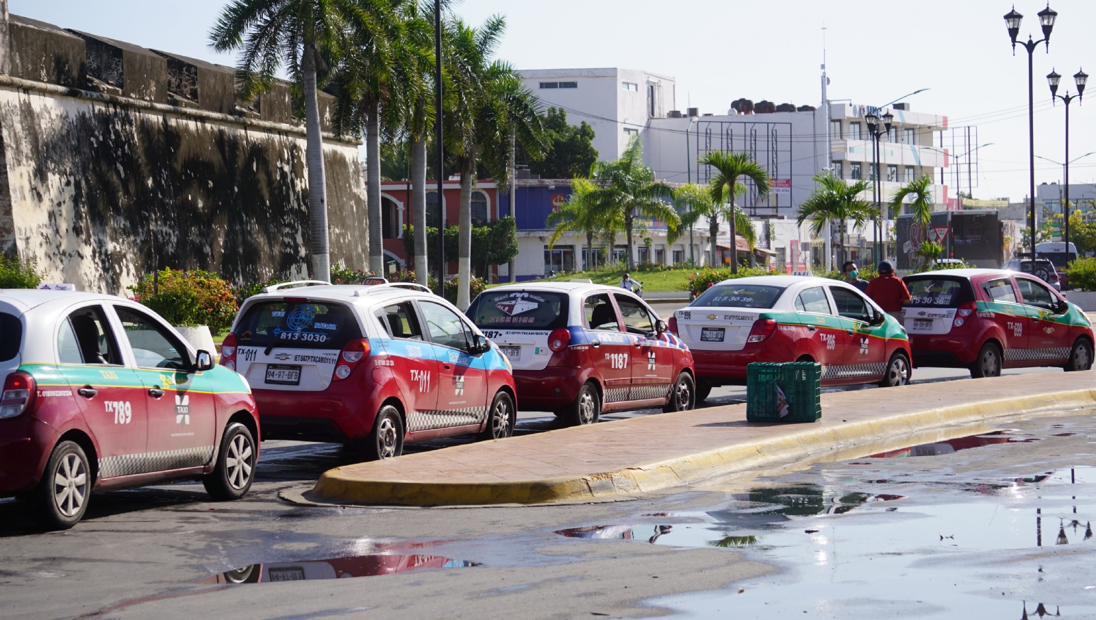Los servicios solicitados a través de aplicaciones móviles tendrán un incremento del 10% sobre el costo total Los servicios solicitados a través de aplicaciones móviles tendrán un incremento del 10% sobre el costo total