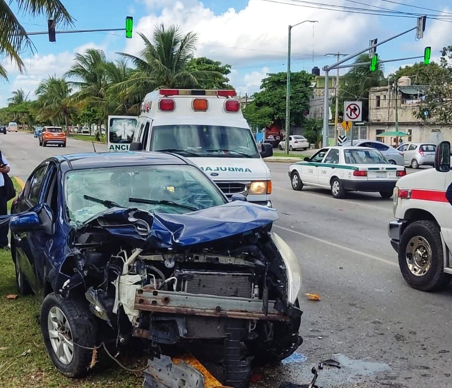 A consecuencia del fuerte impacto, la mujer resultó con severos golpes en varias partes del cuerpo