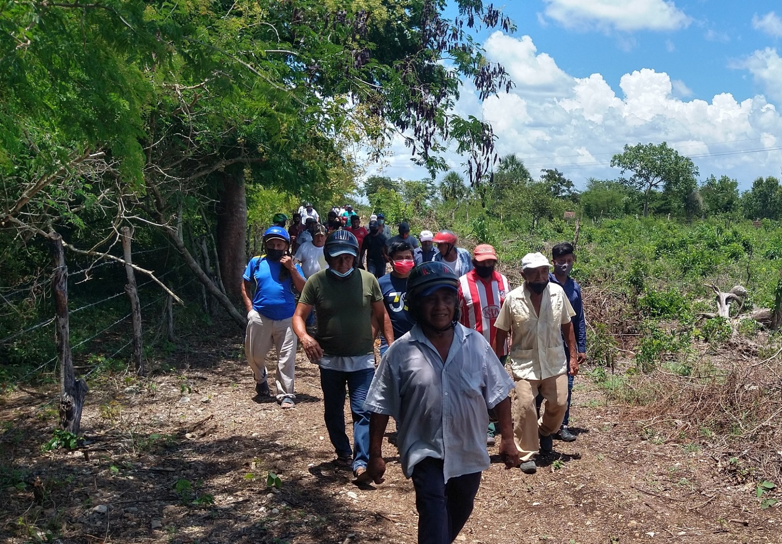El voto de los campesinos aprobará o no la posición que tomen los docentes ante la agrupación ejidal que probó ser propietaria de la parcela en litigio