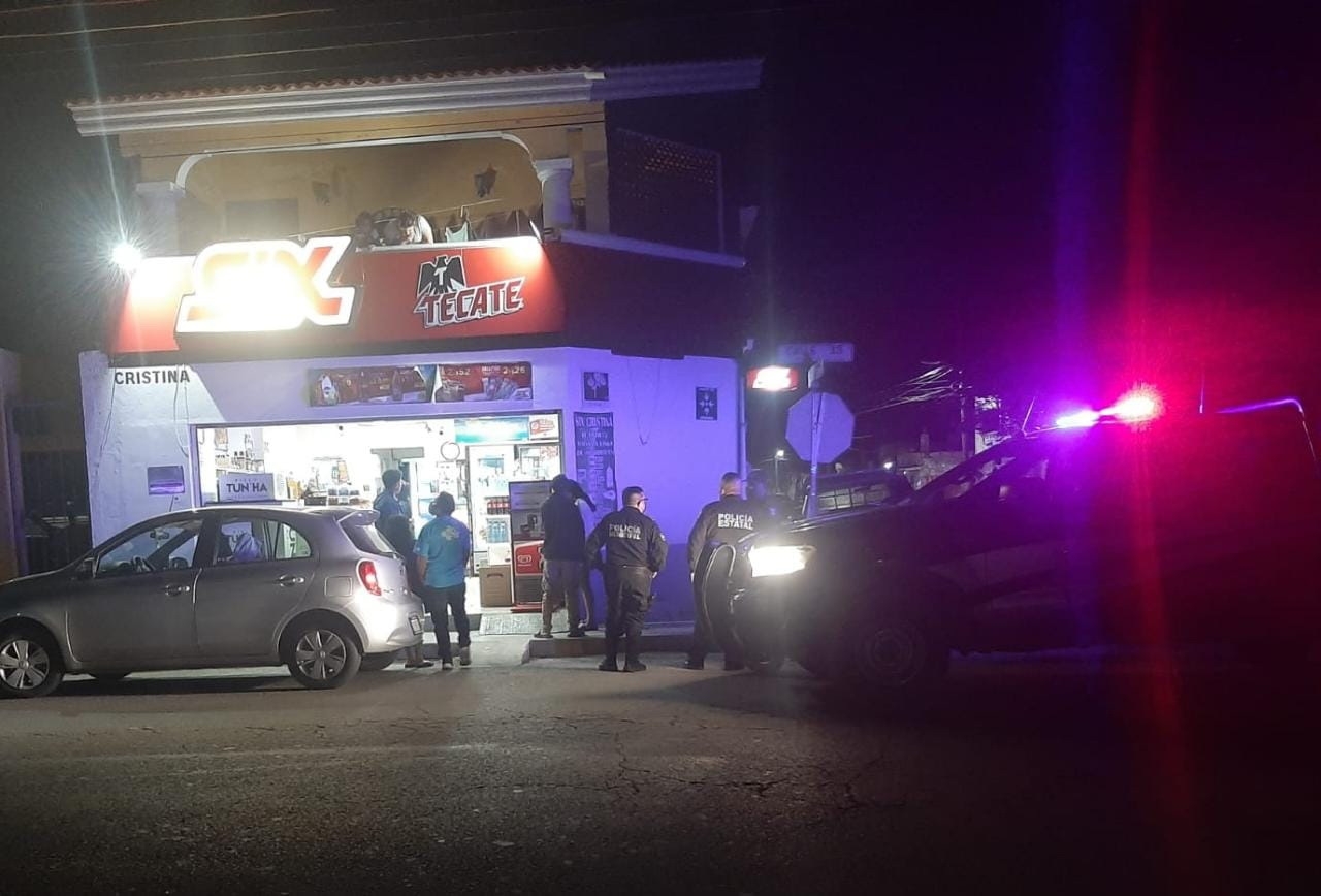Un individuo ingresó al lugar causando múltiples destrozos Un individuo ingresó al lugar causando múltiples destrozos