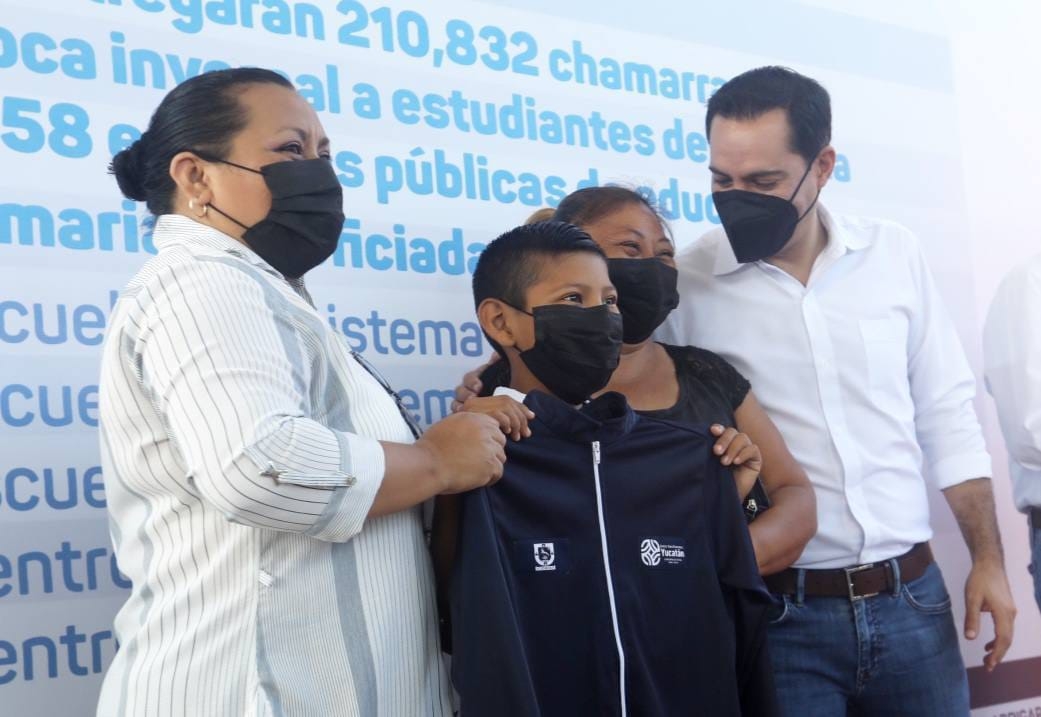 Gobierno del Estado beneficia a más de 300 alumnos con el programa Impulso Escolar en Tahmek