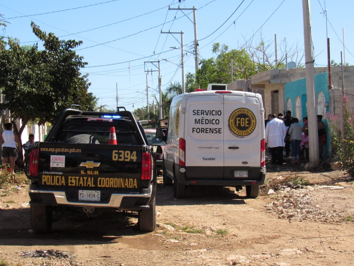 Según los vecinos era bebedor consuetudinario y anoche lo vieron sentado en la puerta de su casa