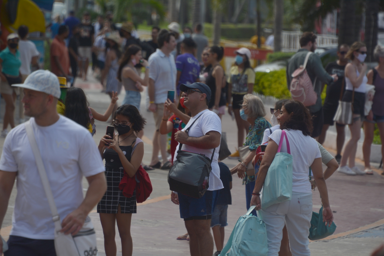En días recientes, el aforo de turistas en la Zona Hotelera de Cancín se mantiene alto
