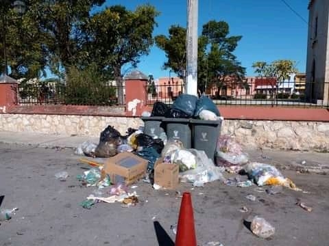 Estas irregularidades llevan más de una semana y ninguna autoridad ha intervenido Estas irregularidades llevan más de una semana y ninguna autoridad ha intervenido
