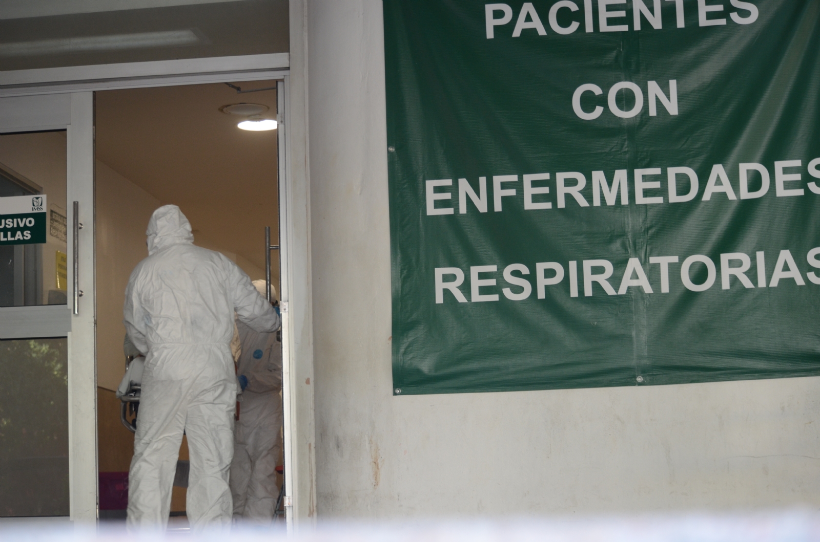 Según el reporte técnico, con corte hasta el mediodía de hoy, 14 mil 491 pacientes se encontraban en aislamiento social