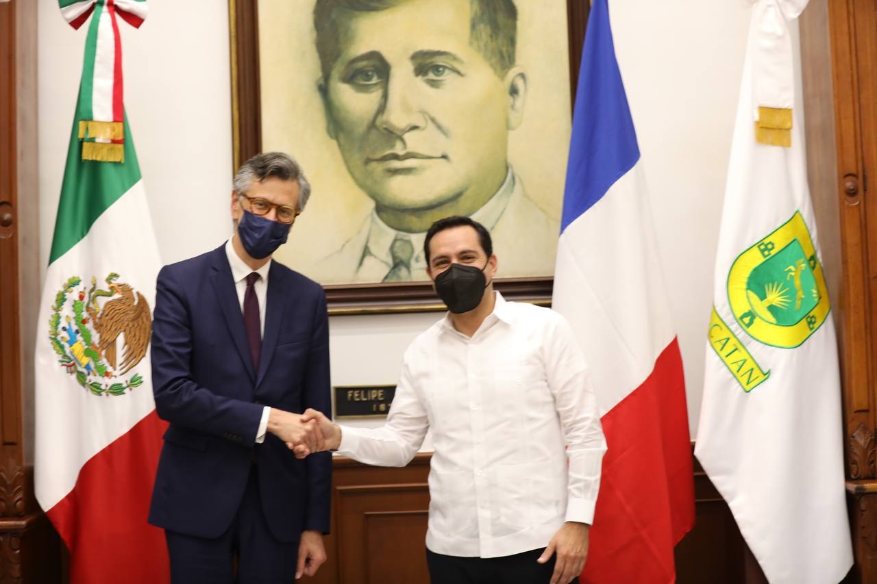 El Gobernador Mauricio Villa Dosal y el embajador de Francia en México, Jean-Pierre Asvazadourian, firmaron convenios de colaboración