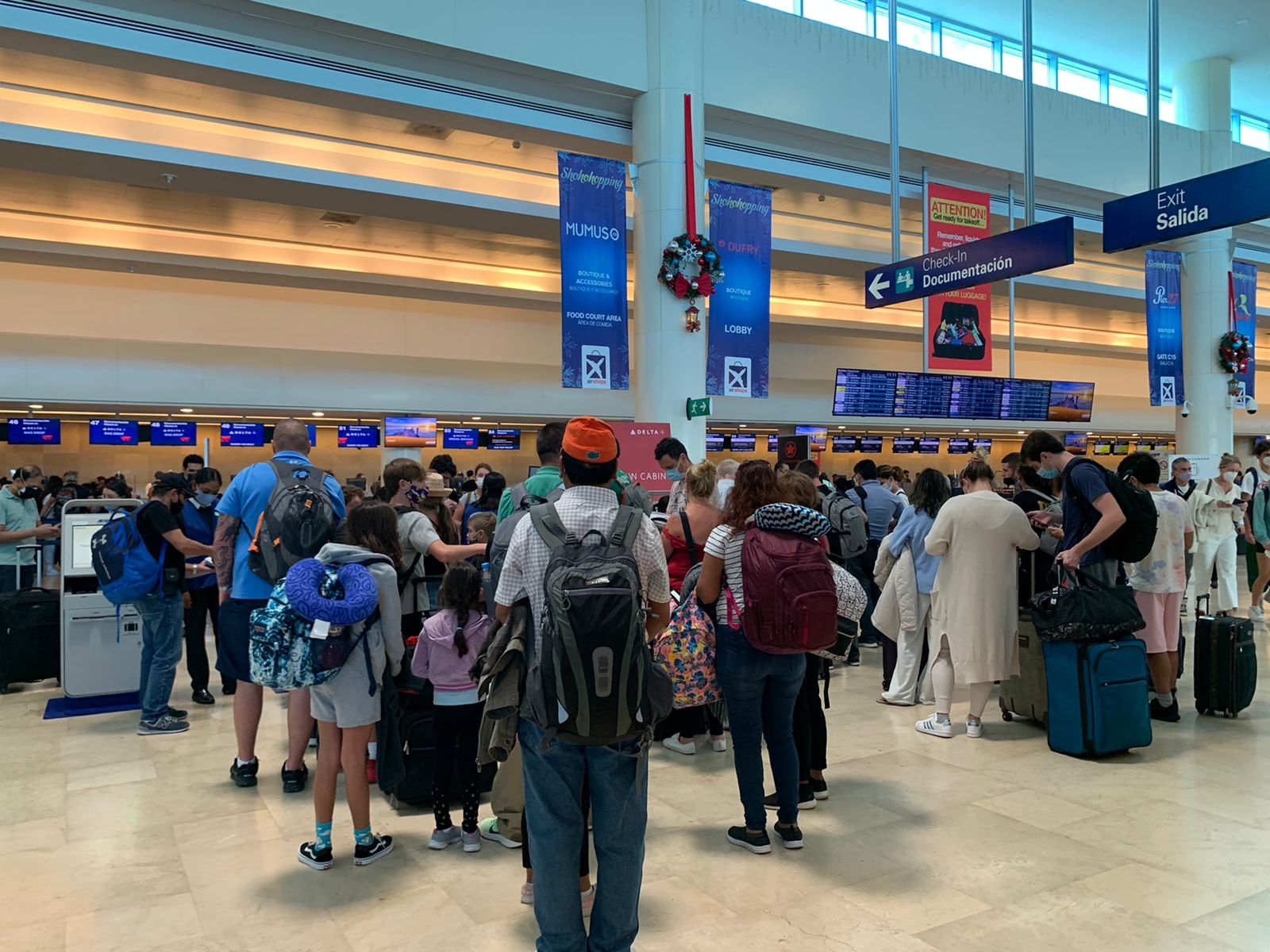 Cerca de 500 turistas se contabilizaron en el Aeropuerto Internacional de Cancún este 30 de diciembre Cerca de 500 turistas se contabilizaron en el Aeropuerto Internacional de Cancún este 30 de diciembre