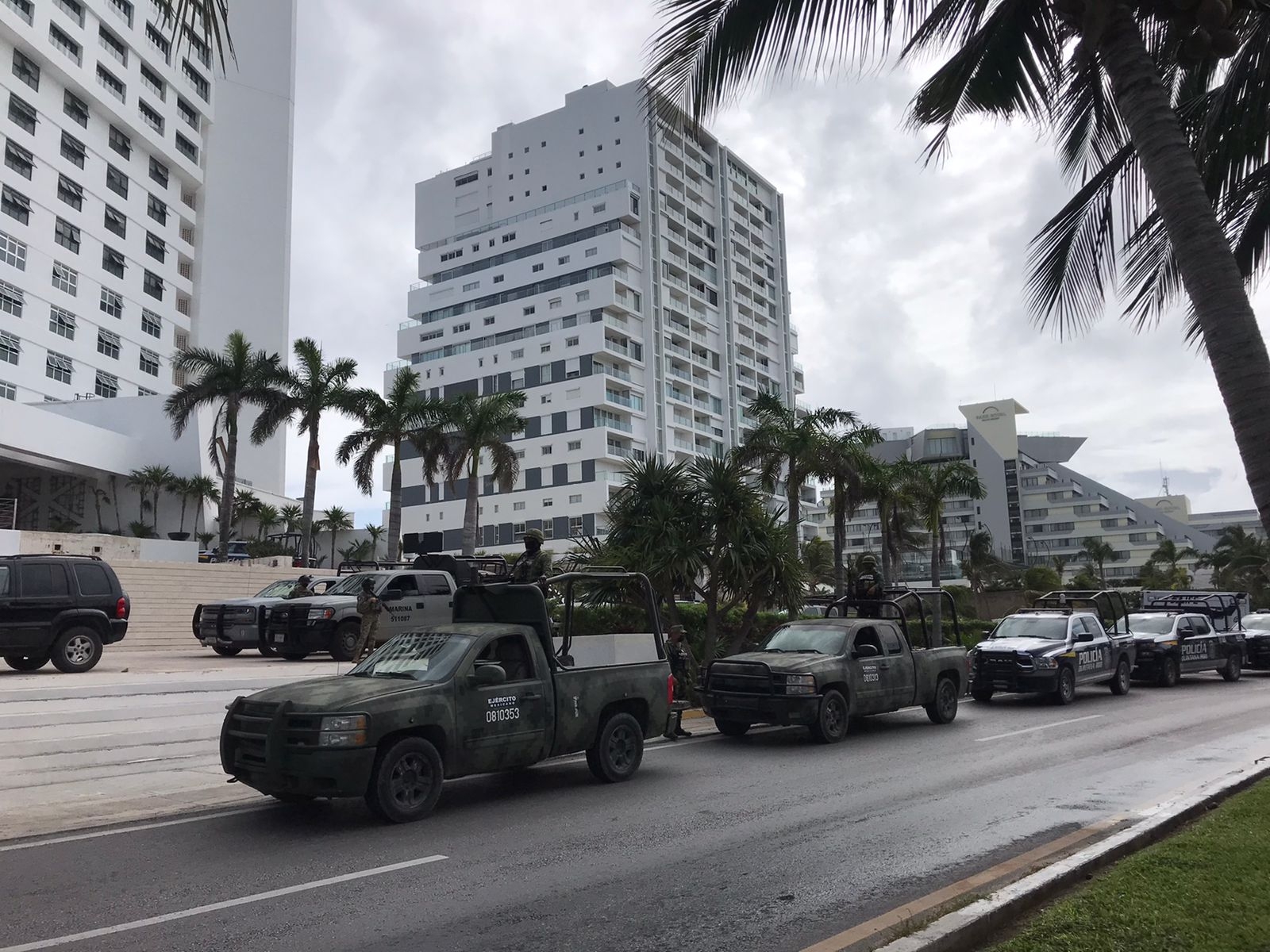 Elementos del Ejército Mexicano, Secretaria de Marina Fiscalía General del Estado y Policía Quintana Roo en el lugar