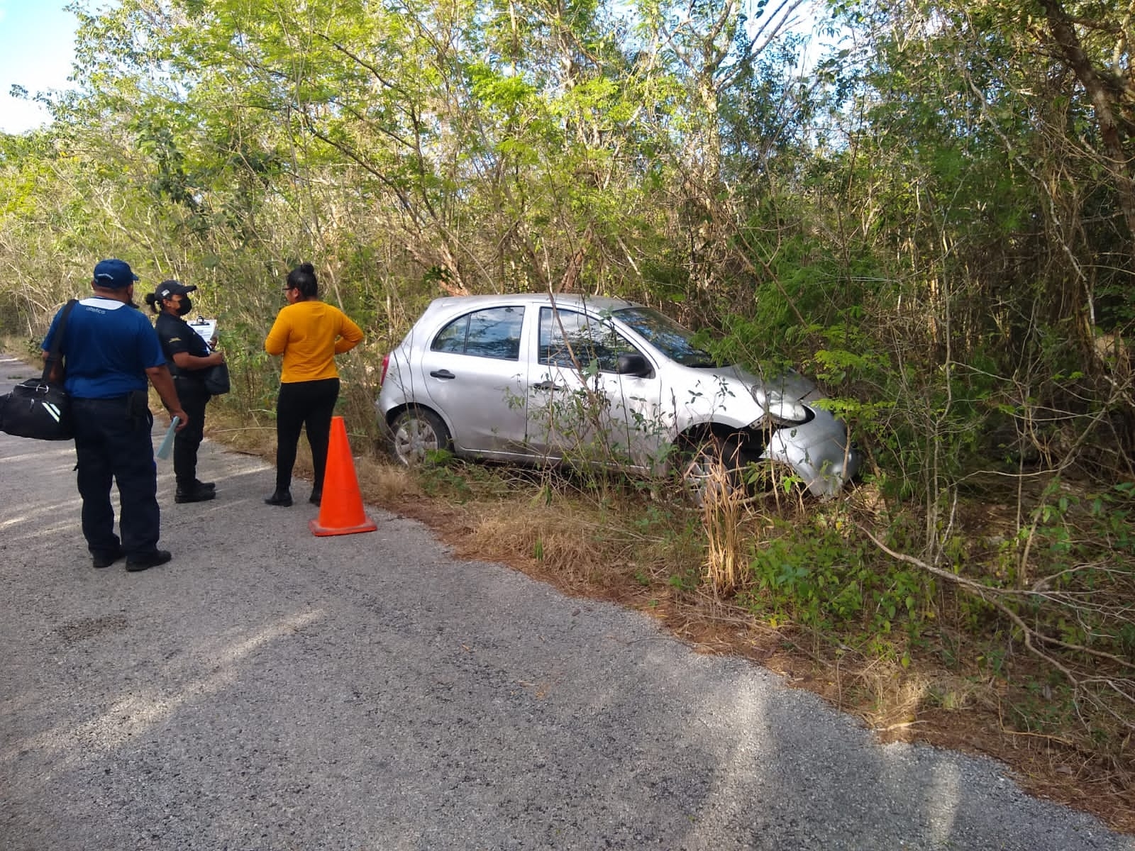 La mujer, que salió del tramo carretero tras perder el control de su automóvil, se reportó sin ningún tipo de lesión La mujer, que salió del tramo carretero tras perder el control de su automóvil, se reportó sin ningún tipo de lesión