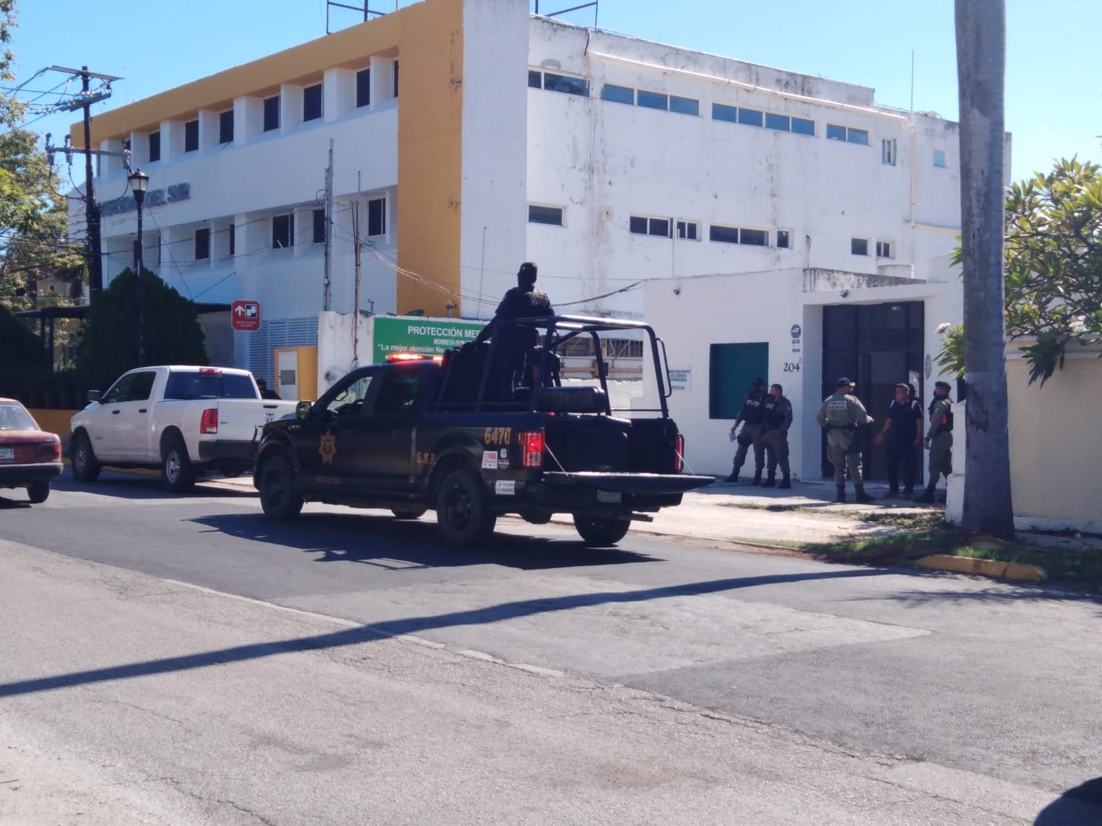 Al lugar llegaron varios elementos ante la presencia de hombres armados Al lugar llegaron varios elementos ante la presencia de hombres armados