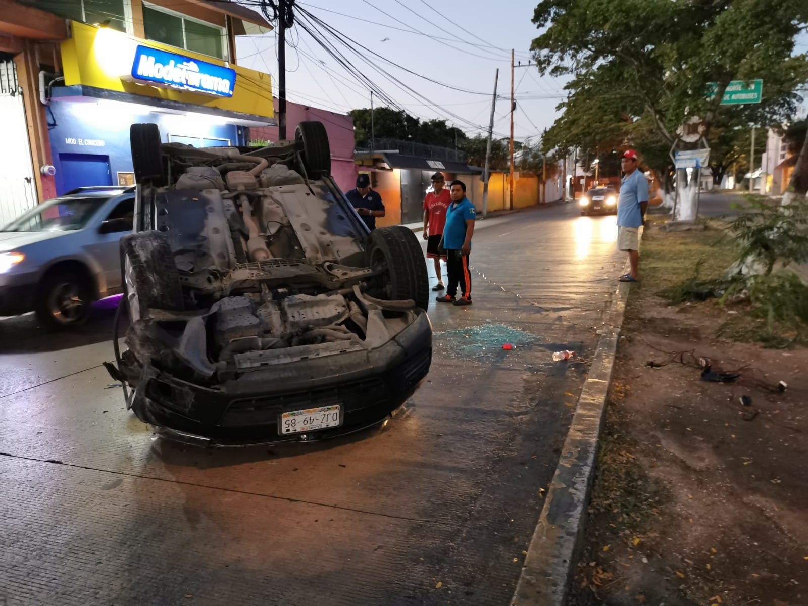 El conductor circulaba en aparente estado de ebriedad sobre la avenida 10 de julio con dirección a la avenida 4 carriles