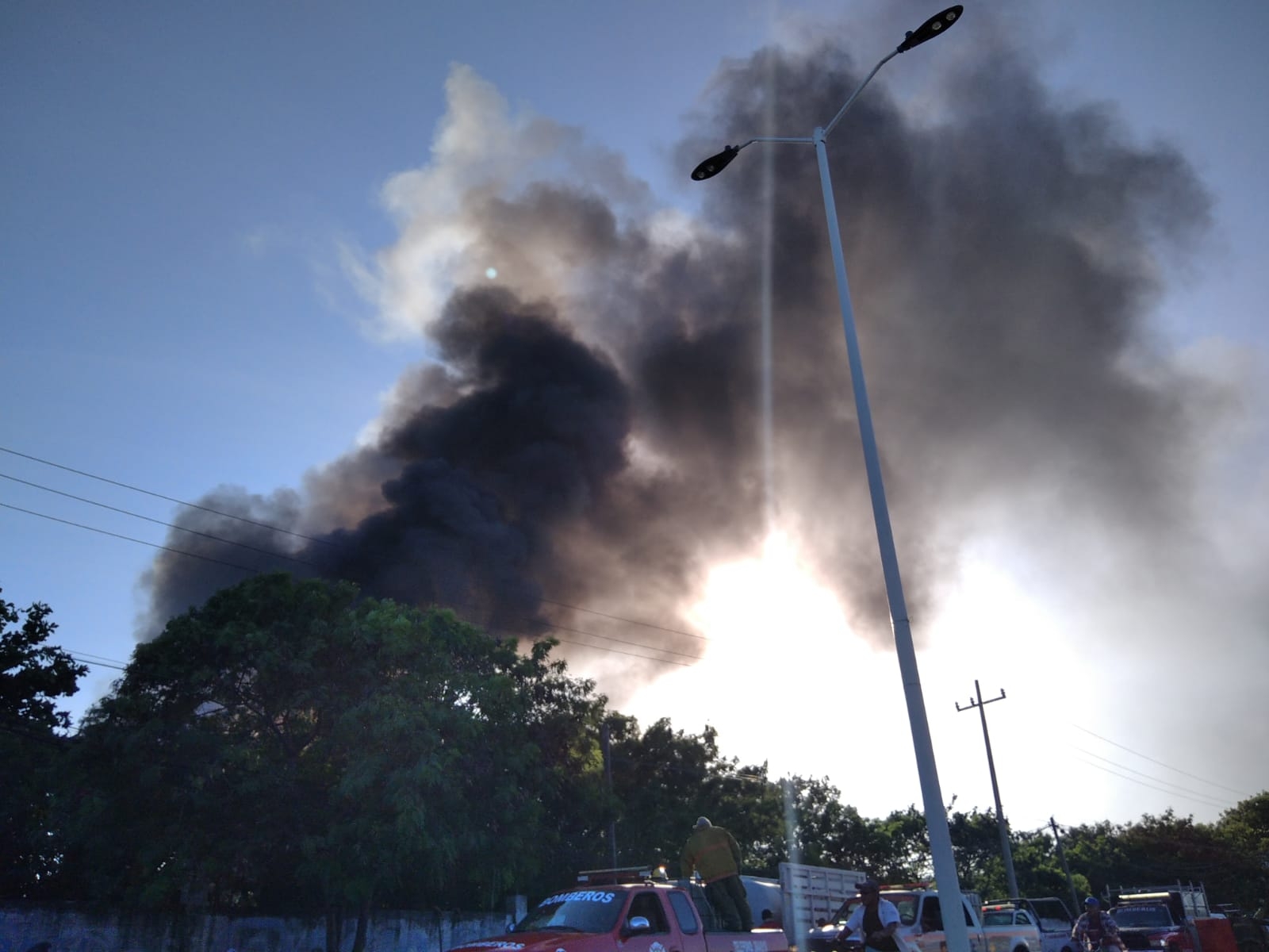 La nube de humo ascendía varios metros