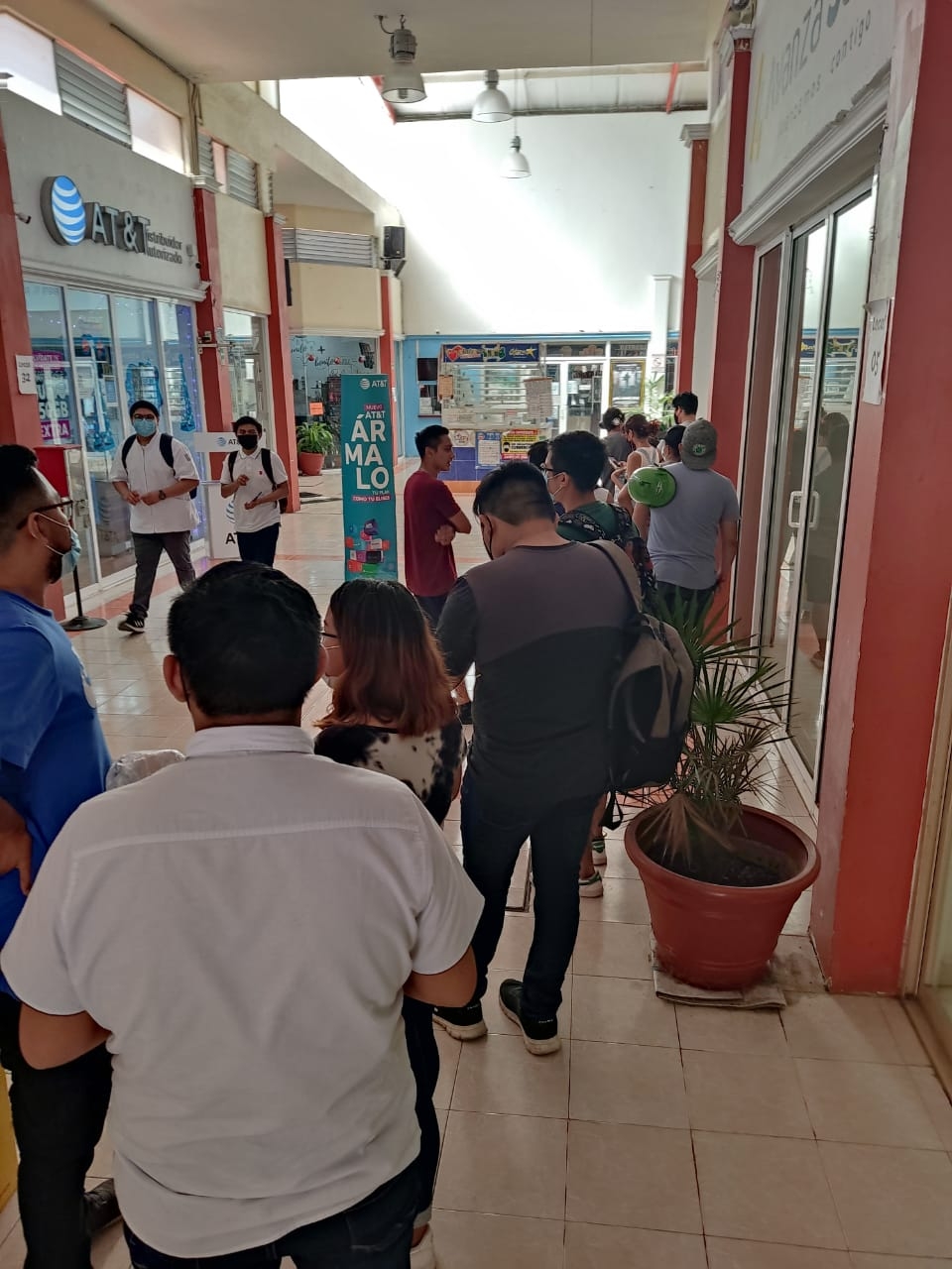Largas filas en la compra de boletos de Spider-Man: No Way Home en Motul, Yucatán