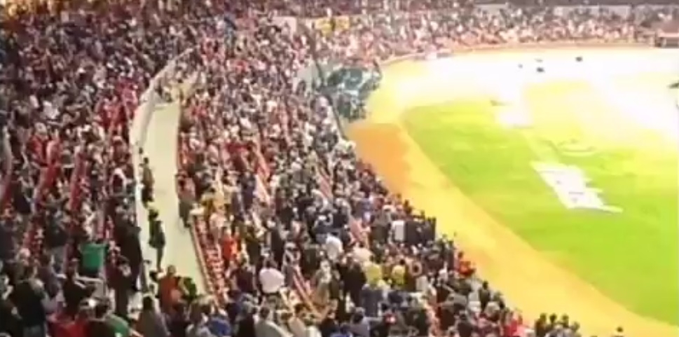 La gente én Mazatlán no dudó en asistir al estadio La gente én Mazatlán no dudó en asistir al estadio