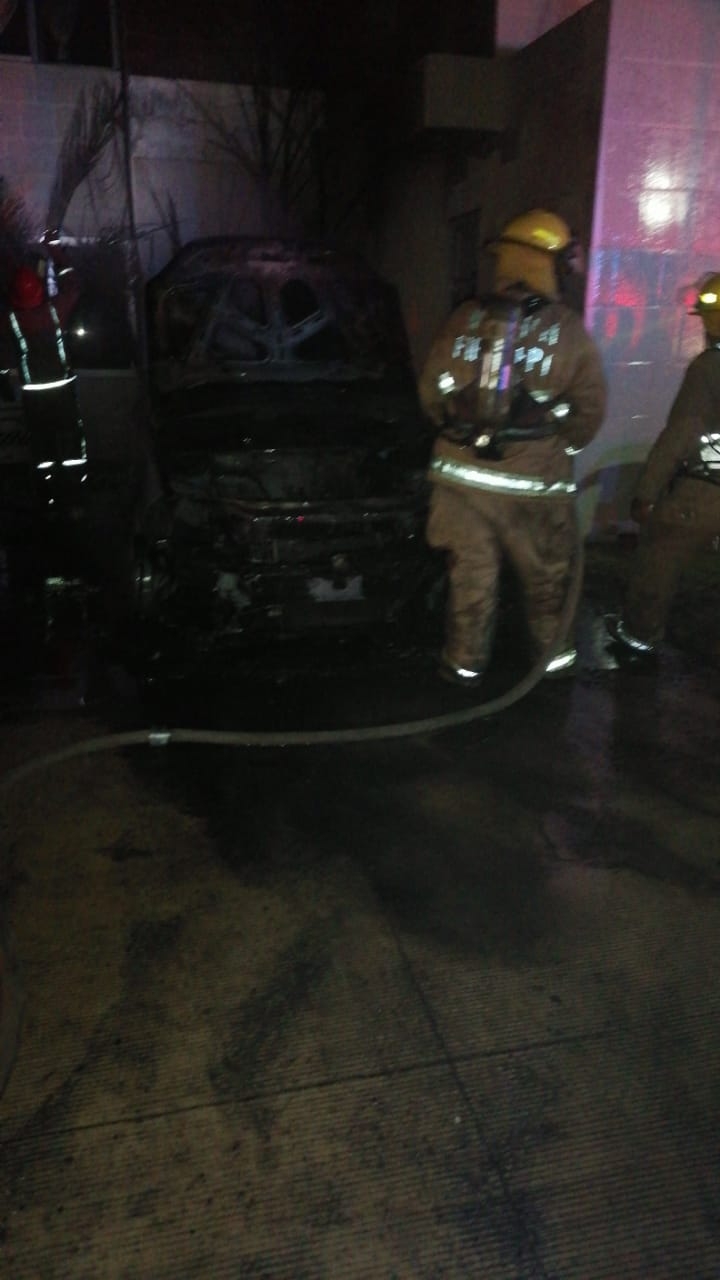El auto terminó así