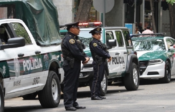 Elementos de la policía arribaron al lugar de los hechos Elementos de la policía arribaron al lugar de los hechos